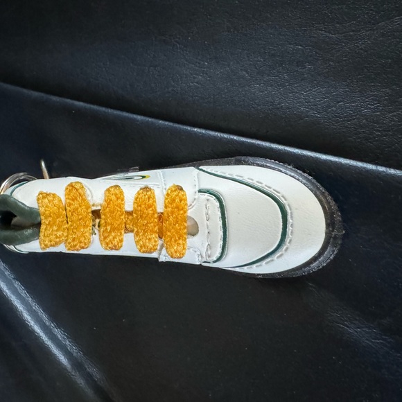 Green Bay Packer key chain shoe - Picture 4 of 6